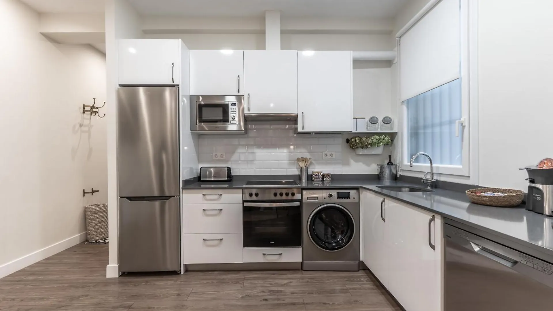 Homeloving Apartment Bilbao Centre With Parking 0*,
